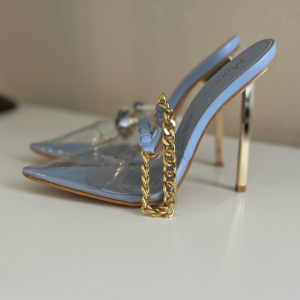 Glass slipper
